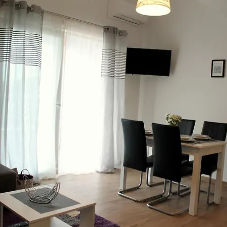 Apartamento With Parking Space Podaca, Makarska - 15475